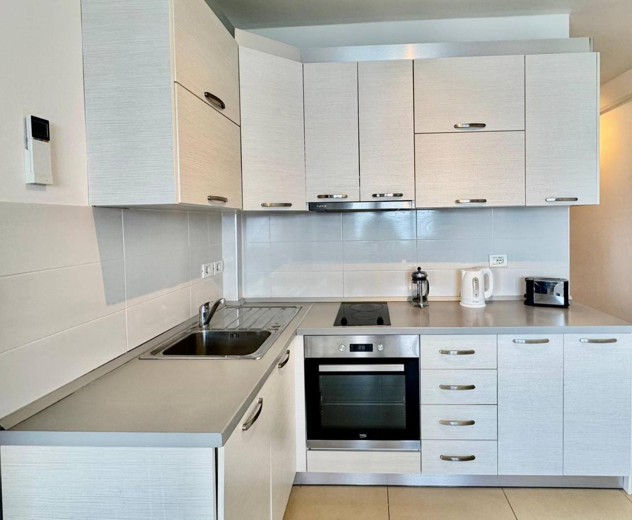 White Sea View Residence ซารานเดอ ภายนอก รูปภาพ